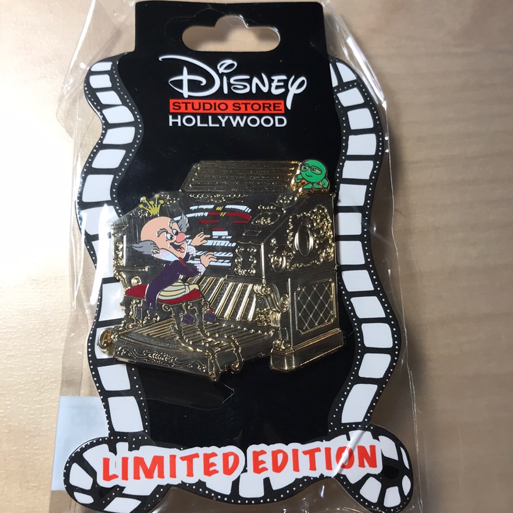 D23 Limited Edition King Candy Organ Pin